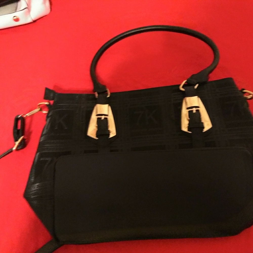 Purses - Picture 3 of 8